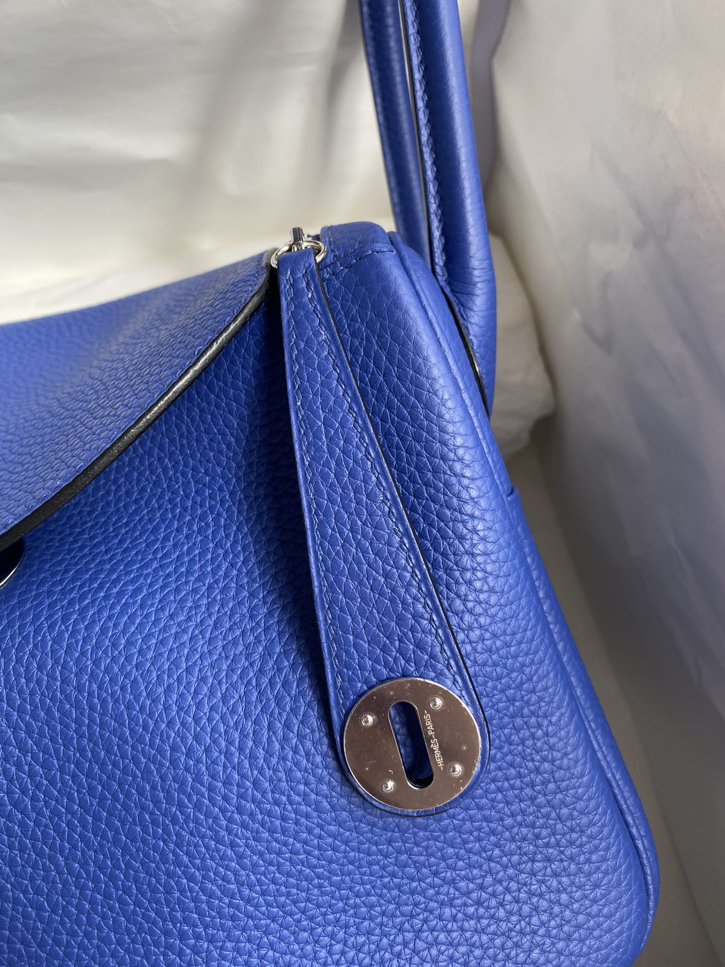 Hermes Lindy 30cm Handbag Shoulder Bag In Blue Clemence Leather